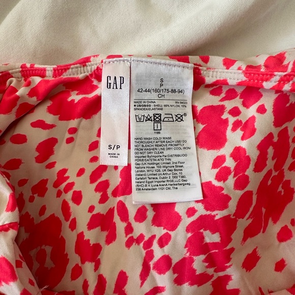 💫 HOST PICK 💫 GAP Maternity Swimsuit - 2 piece full coverage - Picture 11 of 13